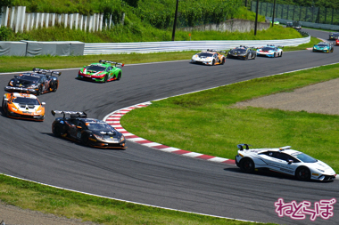 ランボルギーニ スーパートロフェオ モータースポーツ 鈴鹿サーキット