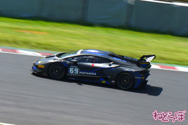 ランボルギーニ スーパートロフェオ モータースポーツ 鈴鹿サーキット