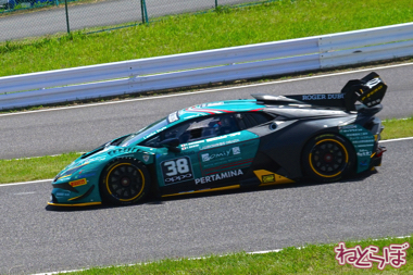 ランボルギーニ スーパートロフェオ モータースポーツ 鈴鹿サーキット