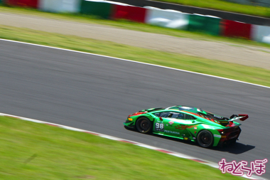 ランボルギーニ スーパートロフェオ モータースポーツ 鈴鹿サーキット