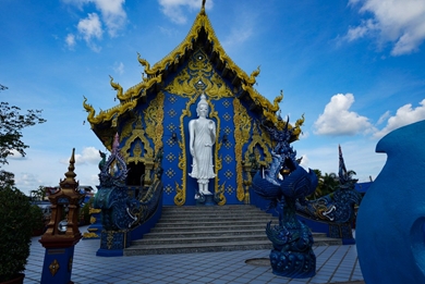 ホワイトテンプル ワット・ロンクン ワット・ロンスアテン