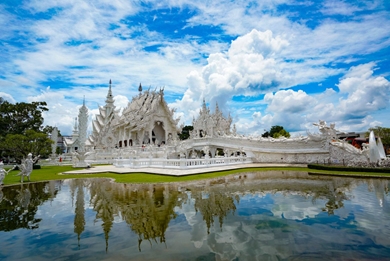 ホワイトテンプル ワット・ロンクン ワット・ロンスアテン