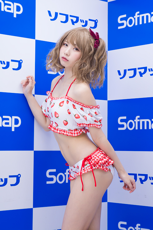 えなこ コスプレイヤー 週刊ヤングジャンプ グラビア 発売イベント