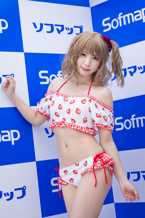 えなこ コスプレイヤー 週刊ヤングジャンプ グラビア 発売イベント