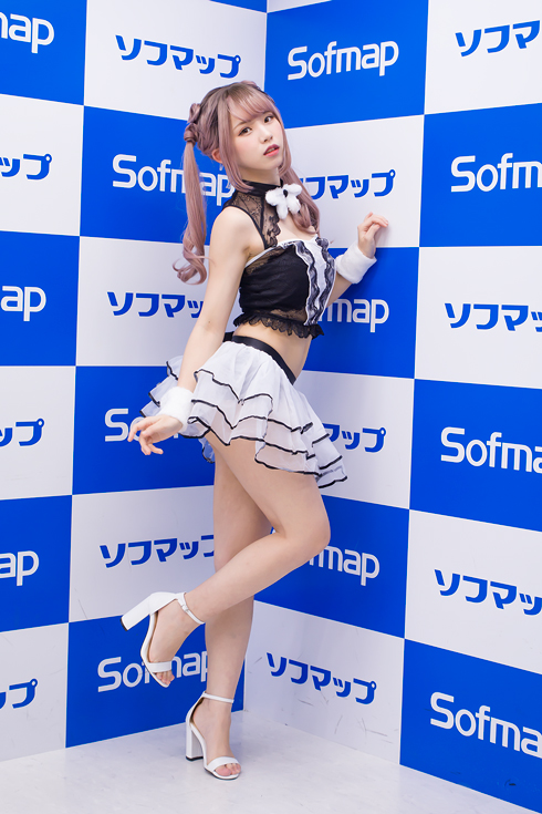 えなこ コスプレイヤー 週刊ヤングジャンプ グラビア 発売イベント