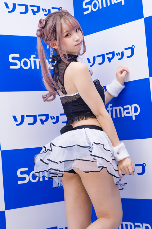 えなこ コスプレイヤー 週刊ヤングジャンプ グラビア 発売イベント