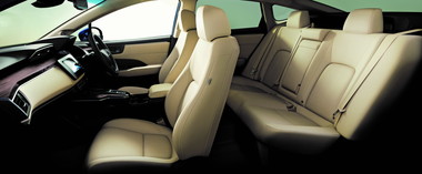 クラリティPHEV：内装