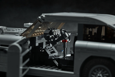 ボンドカー レゴ アストンマーティンDB5