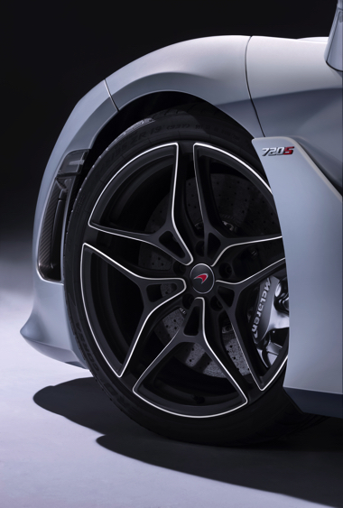 マクラーレン 720S スーパーカー 事故 スピード廃車