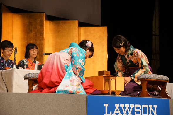 女流棋士の知と美