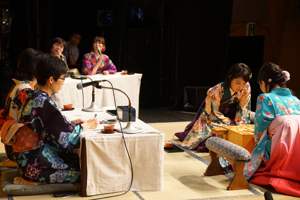 女流棋士の知と美