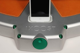 カッコイイ エキゾーストパイプ iPhoneスタンド