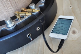 カッコイイ エキゾーストパイプ iPhoneスピーカー