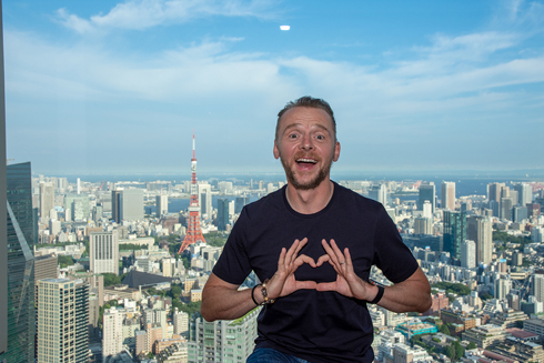 サイモン・ペッグ ベンジー・ダン かわいい 指ハート ミッション：インポッシブル フォールアウト トム・クルーズ