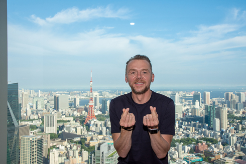 サイモン・ペッグ ベンジー・ダン かわいい 指ハート ミッション：インポッシブル フォールアウト トム・クルーズ