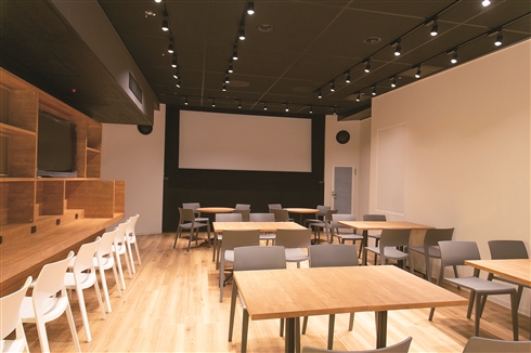 角川シネマ新宿がアニメ専門劇場としてリニューアル！　小さかったスクリーンを撤廃し展示やトークイベントも可能に
