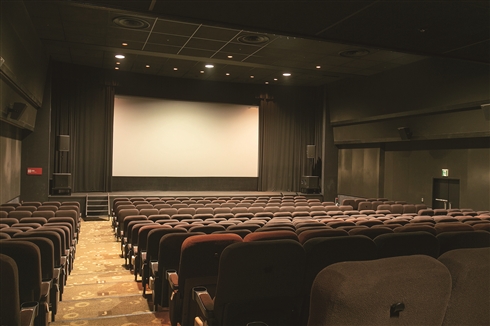 角川シネマ新宿がアニメ専門劇場としてリニューアル！　小さかったスクリーンを撤廃し展示やトークイベントも可能に