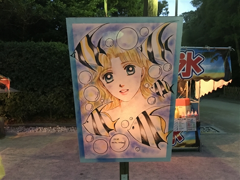 「鎌倉ぼんぼり祭2018」で庵野秀明監督のぼんぼりが一時的に撤去されるハプニングも、無事復活　「2020・21・22」という謎の文字列