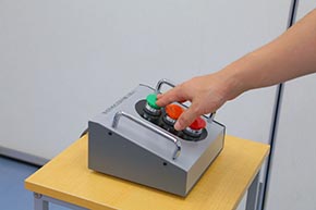 多灯形色灯信号機を操作できる訓練装置