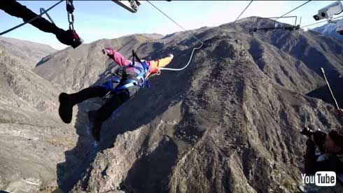 ネビス・カタパルト 人間パチンコ ニュージーランド アクティビティ バンジー