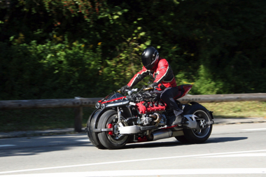 ラザレス LM847 バイク 四輪 マセラティ