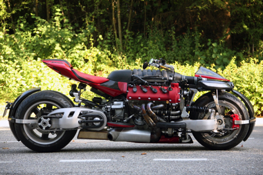 ラザレス LM847 バイク 四輪マセラティ