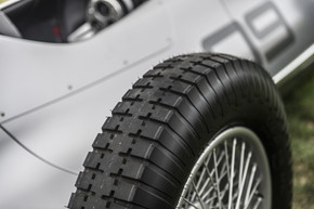 インフィニティ プロトタイプ EV