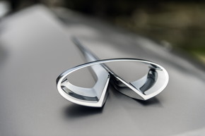 インフィニティ プロトタイプ EV