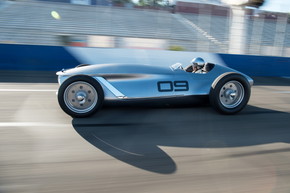 インフィニティ プロトタイプ EV