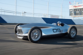 インフィニティ プロトタイプ EV