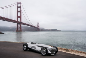 インフィニティ プロトタイプ EV