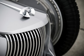 インフィニティ プロトタイプ EV