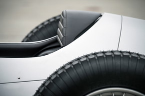 インフィニティ プロトタイプ EV