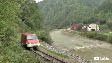 トロッコ ミニバン フォード ルーマニア 魔改造