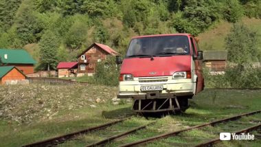 トロッコ ミニバン フォード ルーマニア 魔改造