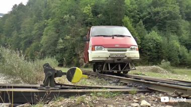 トロッコ ミニバン フォード ルーマニア 魔改造