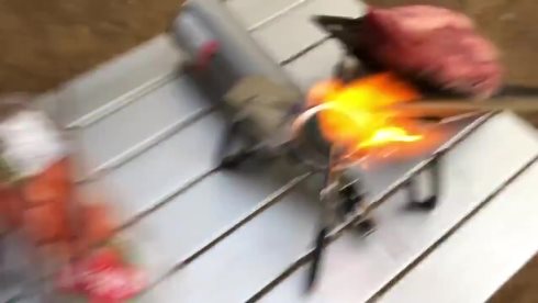 肉 キャンプ 地面 落とす 除草剤