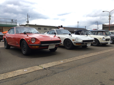 日産・フェアレディZ、ダットサン・フェアレディ。漫画「湾岸ミッドナイト」の悪魔のZはもちろん、海外でも「Z-Car」の愛称で親しまれており、今なお根強い人気がある。ダットサン・フェアレディはフェアレディZの原点で、先代車種という位置付け