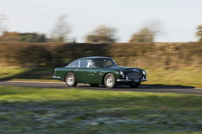 アストンマーティン DB5 ボンドカー