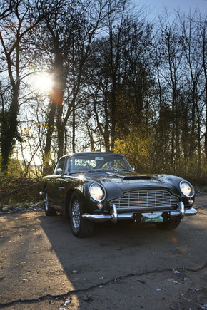 アストンマーティン DB5 ボンドカー