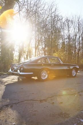 アストンマーティン DB5 ボンドカー