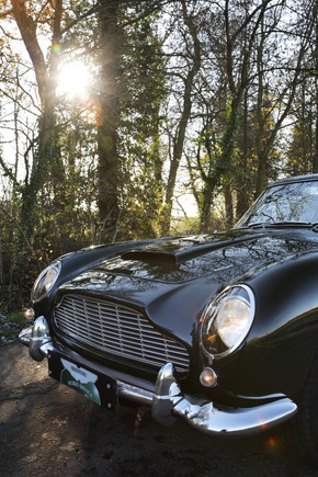 アストンマーティン DB5 ボンドカー