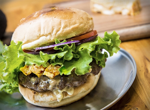 「おそらく世界一臭いバーガー」発売　臭いものが全くだめな方には、全くだめな味