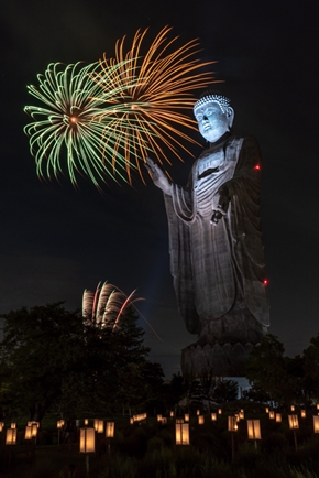 牛久 大仏花火 万燈会