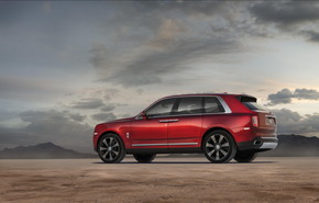 ロールスロイス SUV カリナン