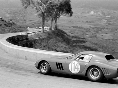 フェラーリ 250 GTO オークション 史上最高額