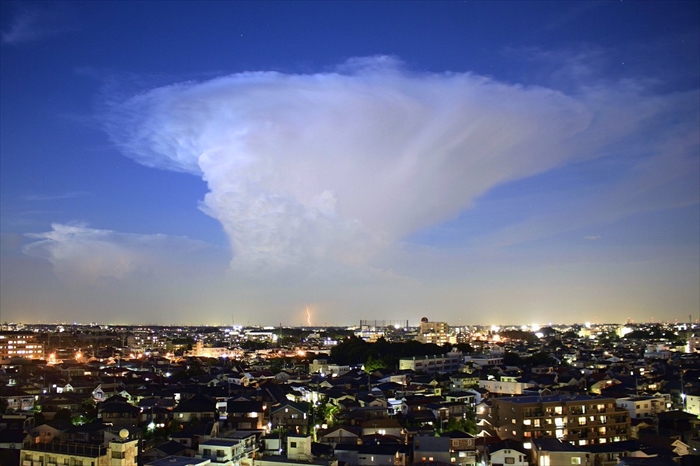 「ラピュタは本当にあったんだ！」と言いたくなる　竜の巣みたいな巨大な雲が発生