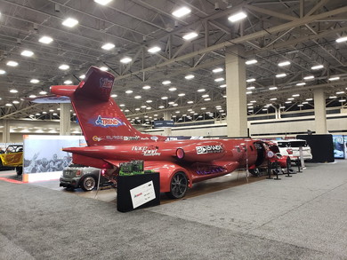 垂直尾翼が残るリアビューはジェット機そのもの