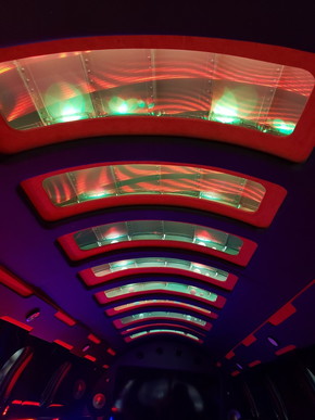 プライベートジェット リムジン 魔改造