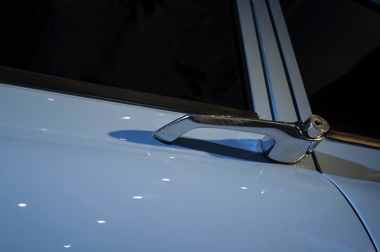 ロシア カラシニコフ CV-1 EV 電気自動車 スーパーカー 旧ソ連